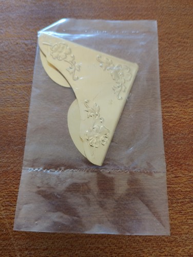 Decorative corner brass - corner,